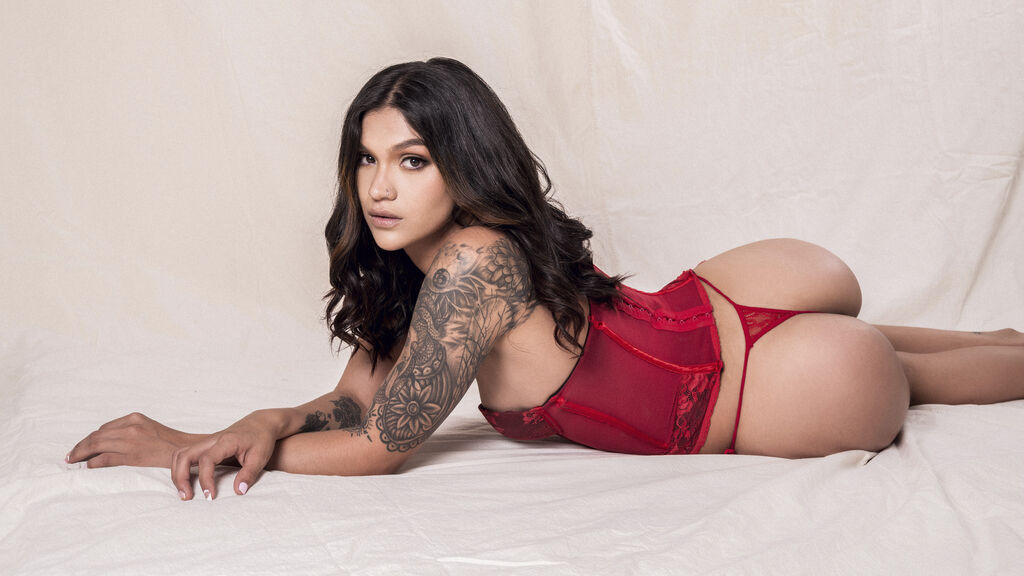 Chat With NaomiTrump Now