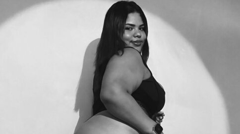 Chat With NinaRossee Now