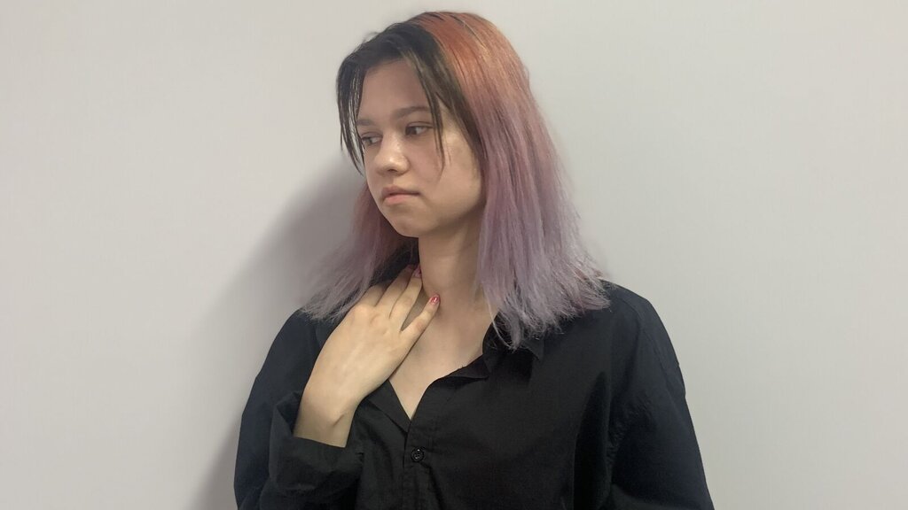 Chat With OrnellaMantovani Now