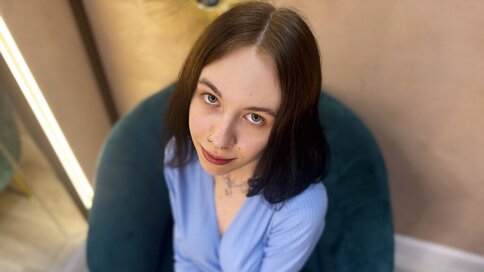 Chat With PaulaRavens Now