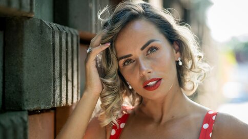 Chat With RachelHill Now