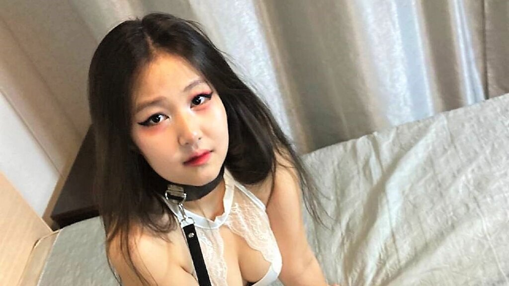 Chat With SakuraJhones Now