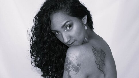 Chat With SalmaPrada Now