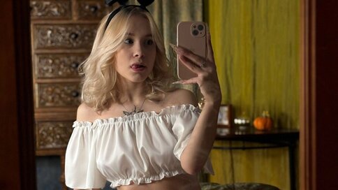 Chat With SamuelTutoky Now