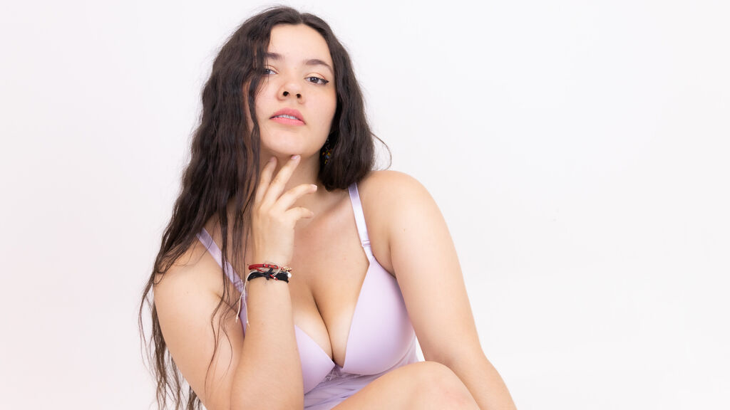 Chat With TaniaMedina Now