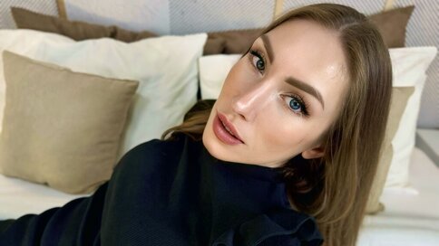 Chat With TessaRegan Now