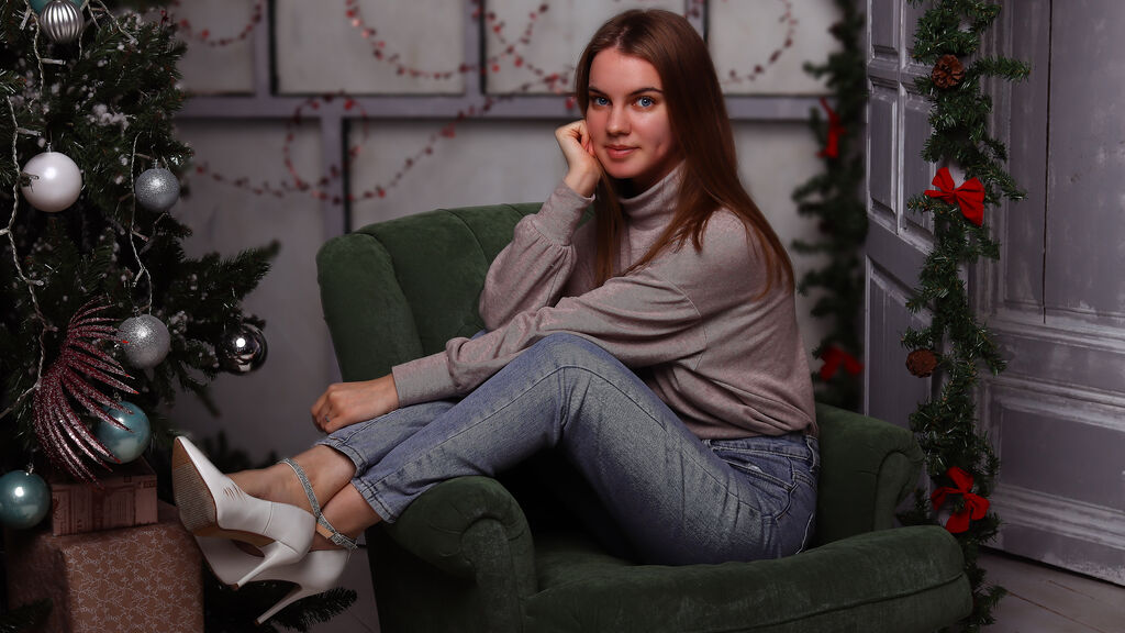 Chat With TessaWest Now