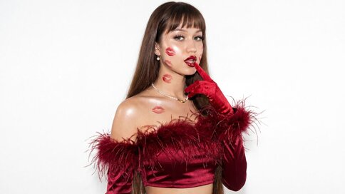 Chat With TiffanyYounge Now