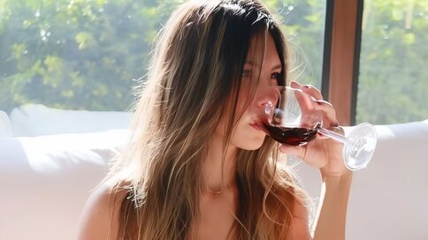 Chat With VanessaCavarro Now
