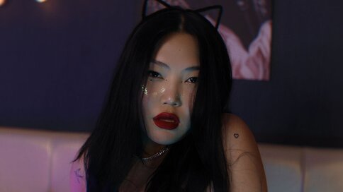 Chat With YumikoMoon Now