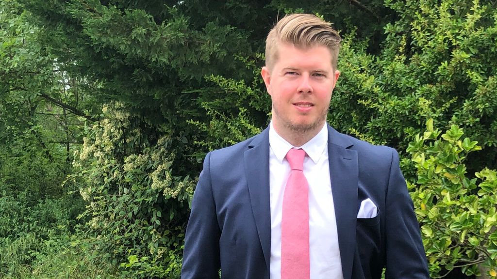 Chat With ZachZaxh Now